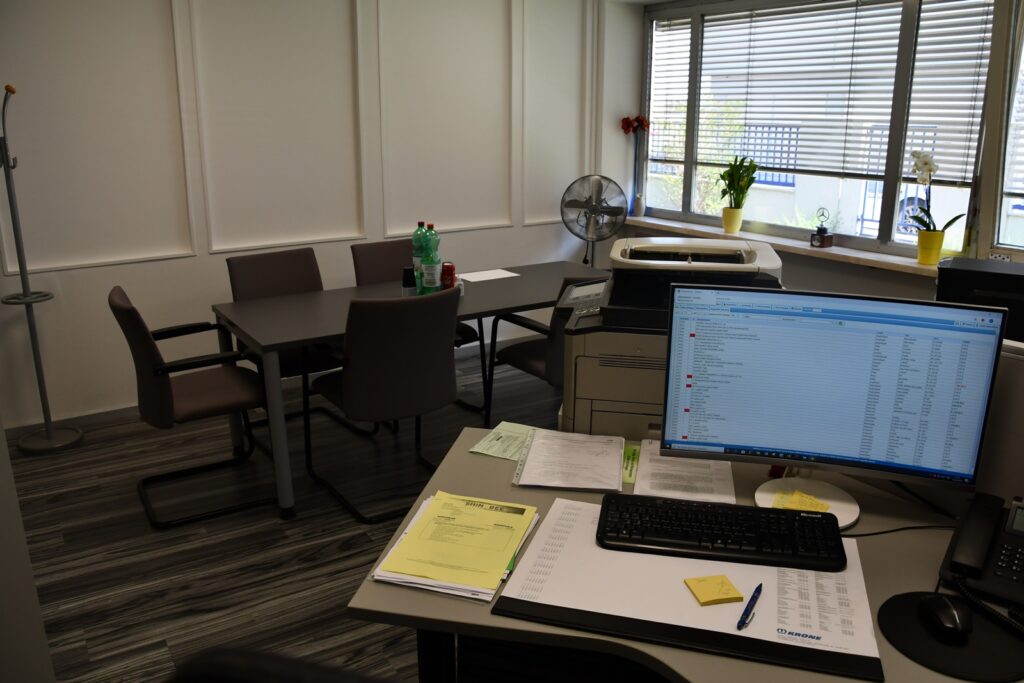 Büro 6